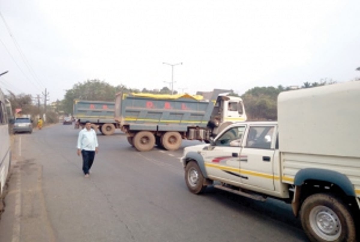 Alto Dabolim residents against movement  of heavy vehicles on internal road