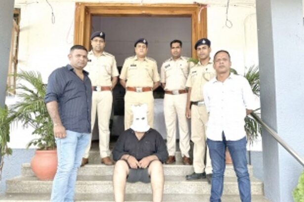 Andhra native held with Rs 6.1L worth ganja