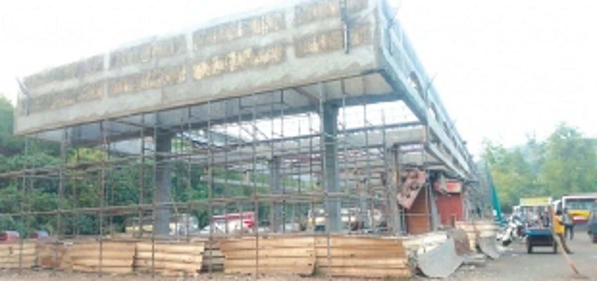 Angry commuters call for CM’s intervention to re-start renovation of KTC bus shed