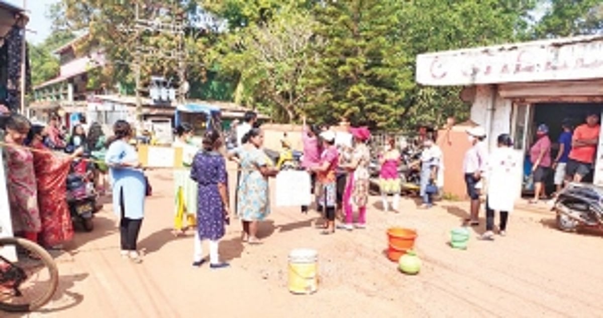 Anjuna Caisua locals protest PWD’s  failure to supply regular water