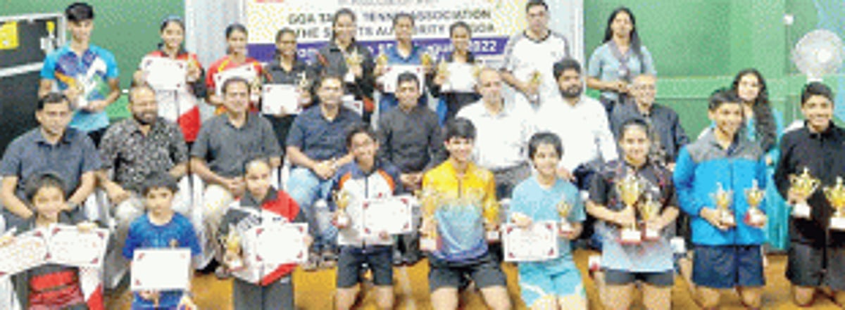 Anshuman, Ruchi, Aaron, Galya bag double crowns