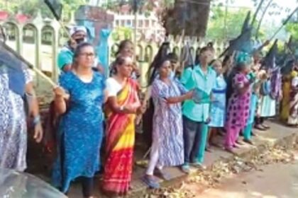 Anti-IIT agitators raise slogans, hold black-flag protest outside SMC, take Sanguem MLA by surprise