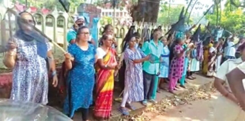 Anti-IIT agitators raise slogans, hold black-flag protest outside SMC, take Sanguem MLA by surprise