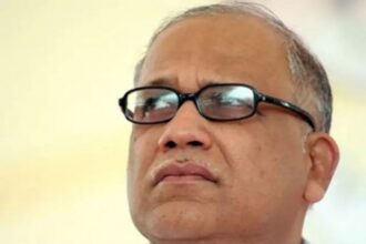 Apparent truce, uneasy calm in Congress, as time bomb ticks