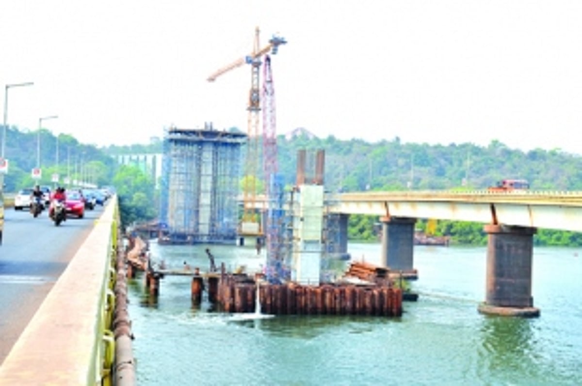 April deadline goes by…Third Mandovi bridge may also miss Dec ‘17 target