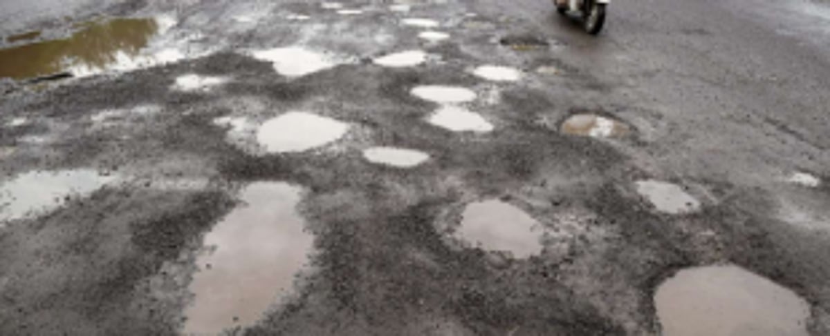 Aquem-Baixo youth criticise  PWD over potholed roads