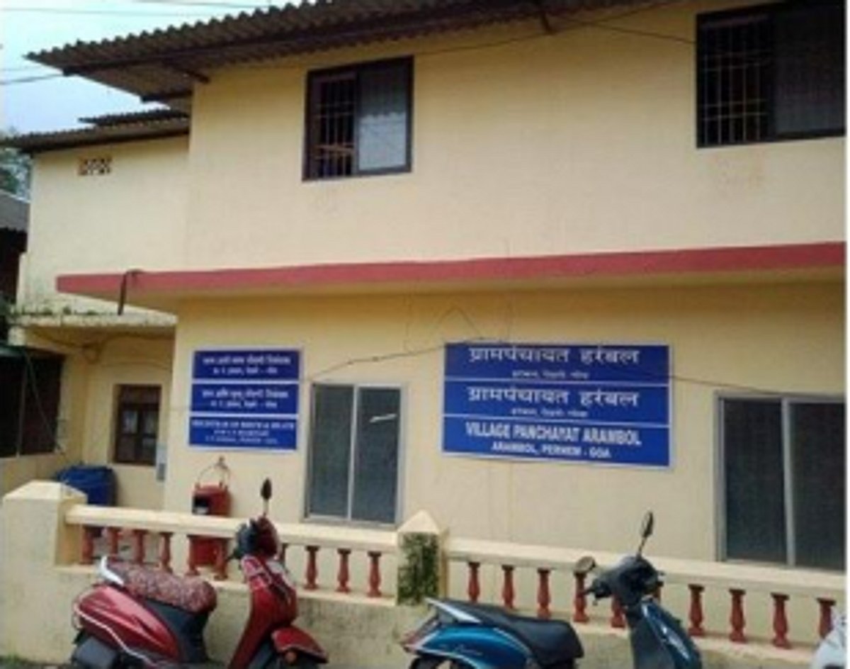 Arambol locals upset over work delays as talathi travels 50 km, reaches late to work