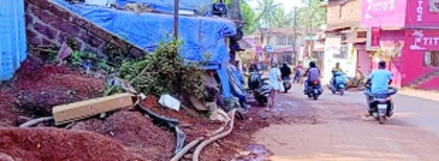 Arambol residents hit out at contractor for haphazard digging of roads to lay power cables