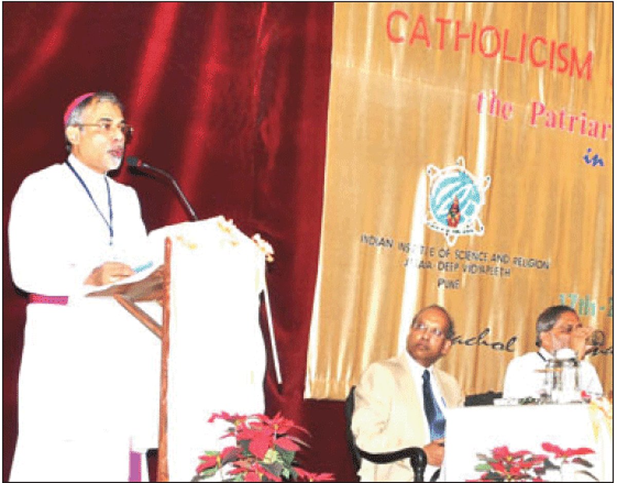 Archbishop Filipe Neri Ferrao addressing four-day international conference on Catholicism in the world of science at the Rachol seminary.