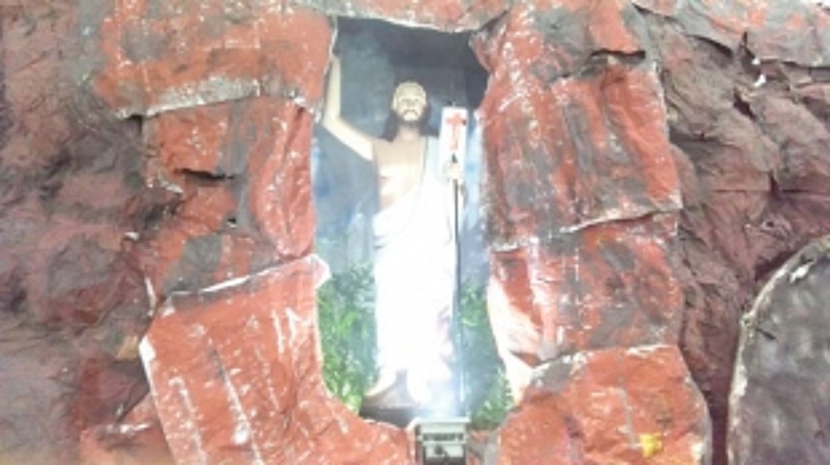 Archbishop, Governor  greet Goans on Easter