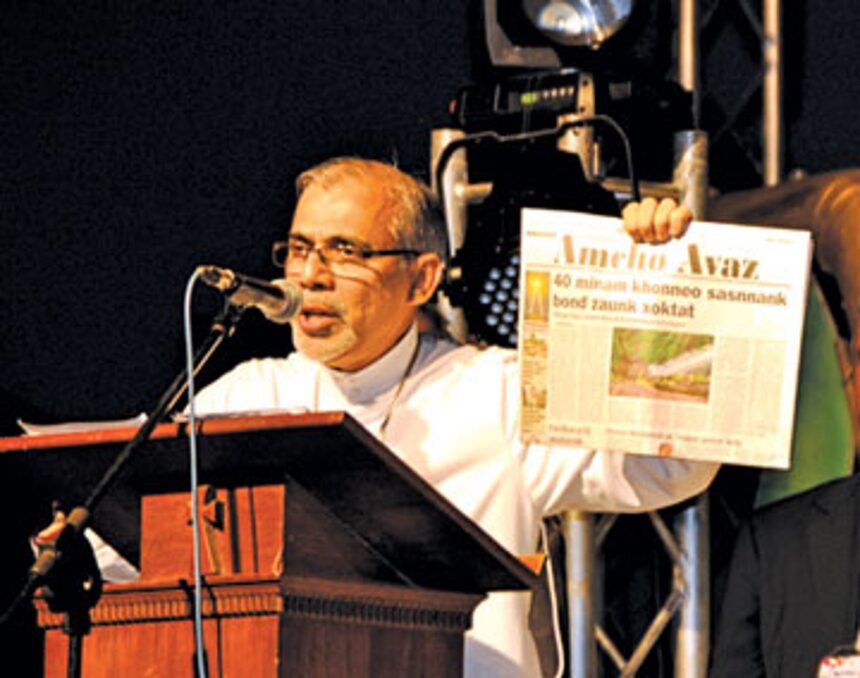 Archbishop Patriarch, Felipe Neri Ferrao promoting Amcho Avaz 1 Archbishop Patriarch, Felipe Neri Ferrao promoting Amcho Avaz