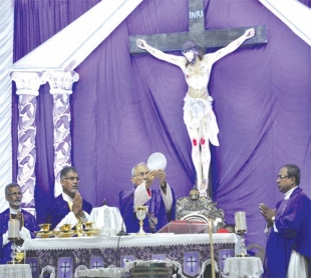 Around 18,000 ‘proclaimers of hope’ take path of penance