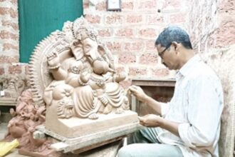 Artisans spiritually immersed in making of Ganesh idol