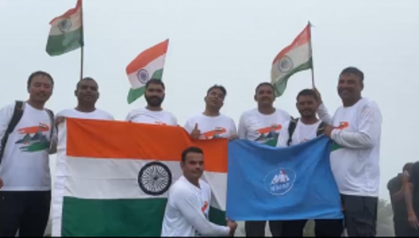 Arunachal Pradesh Military Team Hoists Tricolour on Sosogad Mountain for 'Har Shikhar Tirangaa' Expedition