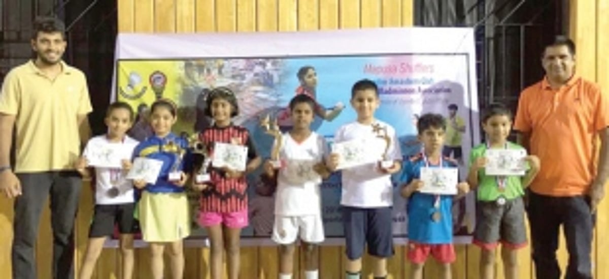Aryan, Ninoshka win badminton titles