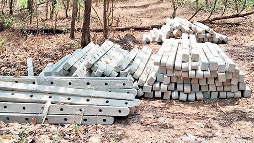 Assagao Residents Protest Illegal Fencing on Comunidade Land