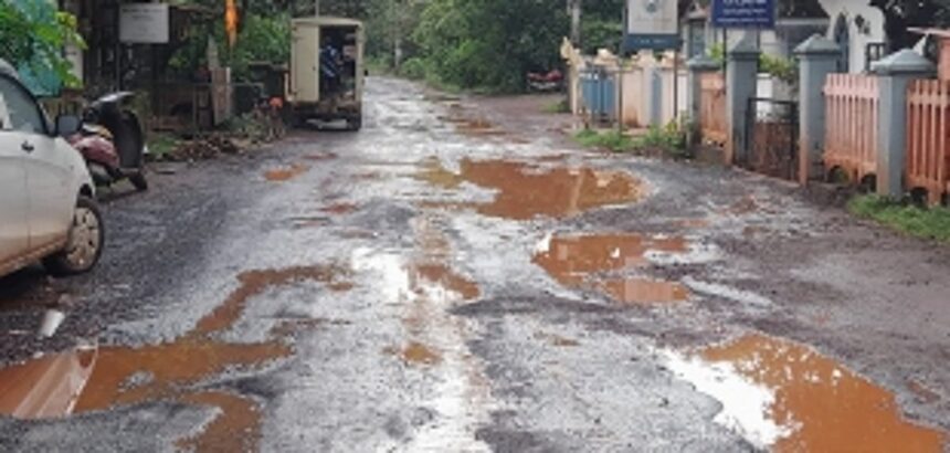 Assagao residents seek relief from ‘craters’