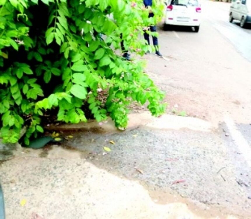 Assagao villagers demand closure of hotel for discharging sewage on the road