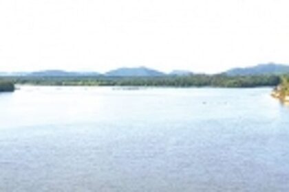 Assolna fishermen ferry CoP officials, MLA to inspect damage wrought by careless dredging of Sal