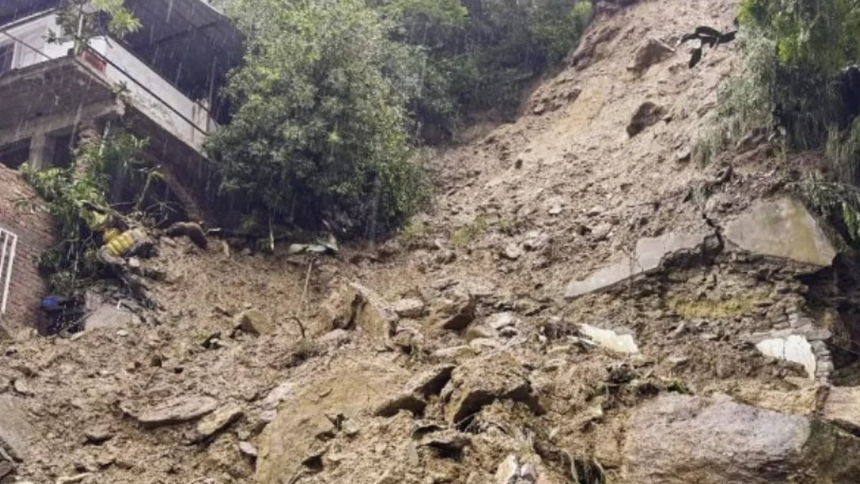 At Least Seven Feared Dead as Landslide Hits Kullu, Himachal; NDRF Conducts Rescue Operations 1 At Least Seven Feared Dead as Landslide Hits Kullu, Himachal; NDRF Conducts Rescue Operations