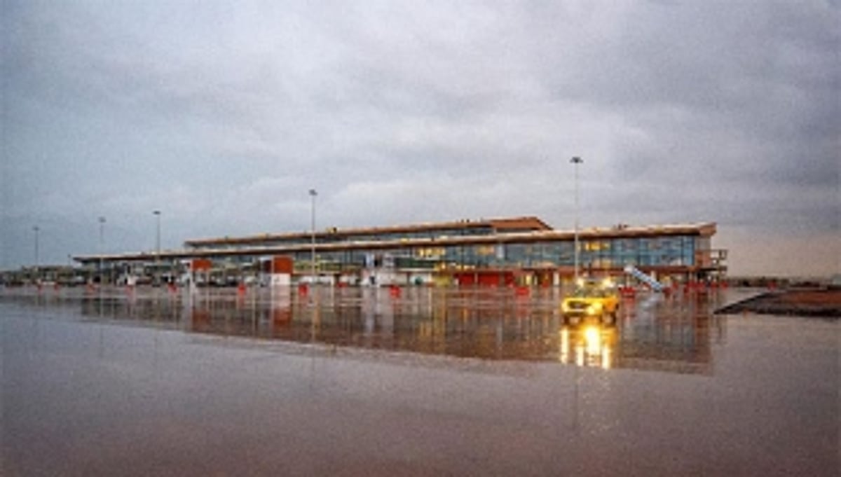 At Mopa airport, promises of app-based and pre-paid cabs are still in the air