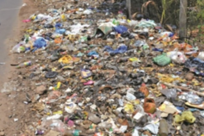 Attempt to unload garbage   at Cumbharjua foiled