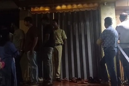 Attempted Robbery at Devrai Indira Jewels: Armed Man Flees After Tussle with Shop Owner