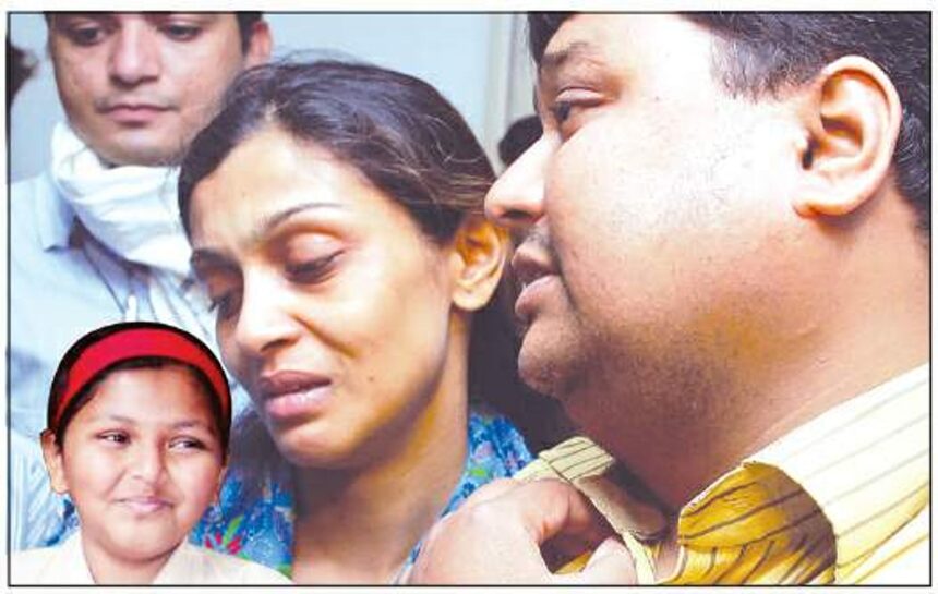 Aunt and father of India's first known swine flu fatality Rida Shaikh, at a press conference.