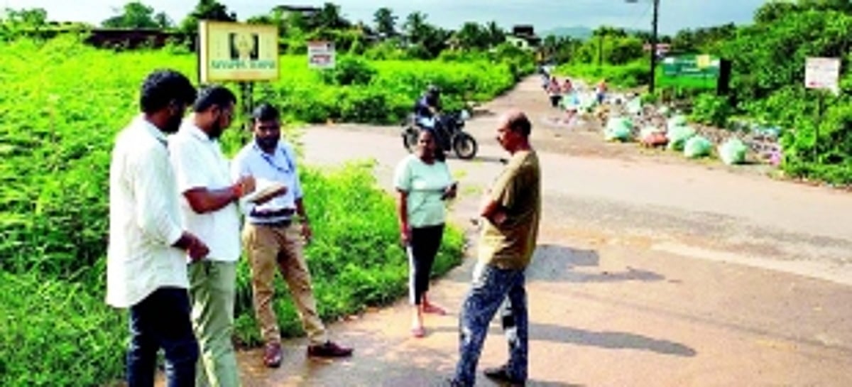 Authorities begin drive against black spots, fine people dumping garbage