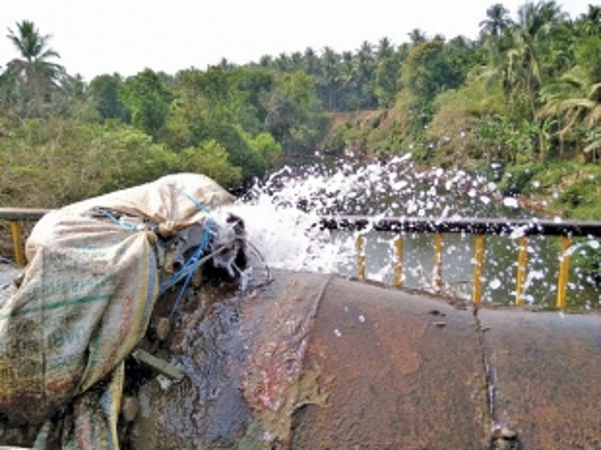 Authorities fail to stop water  leakage at Uguem bridge
