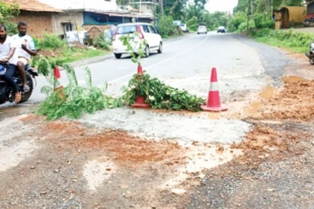 Authorities fill pothole at Sonfator-Curchorem after two-wheeler accident