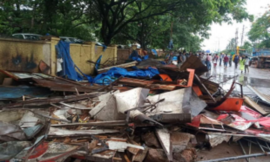 Authorities hold demolition outside GMC, Vendors claimed CM had assured them protection
