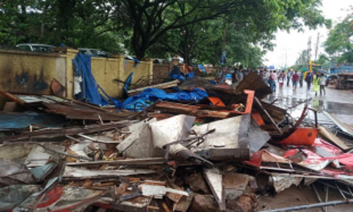 Authorities hold demolition outside GMC, Vendors claimed CM had assured them protection