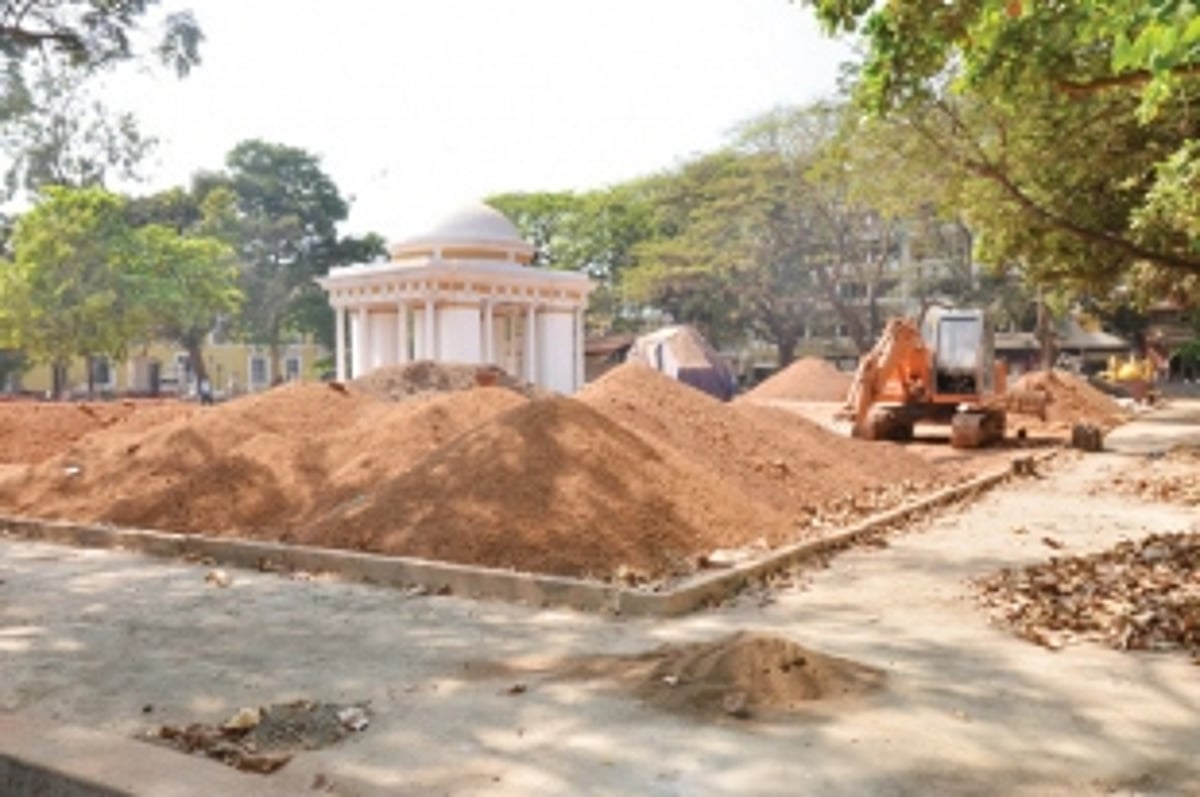 Azad Maidan beautification incomplete; CCP blames GSIDC
