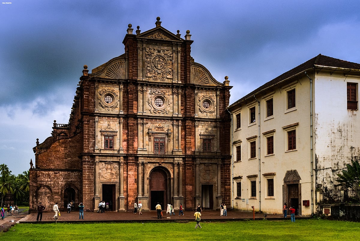 BAN ON ENTRY AT BASILICA OF BOM JESUS & SE CATHEDRAL