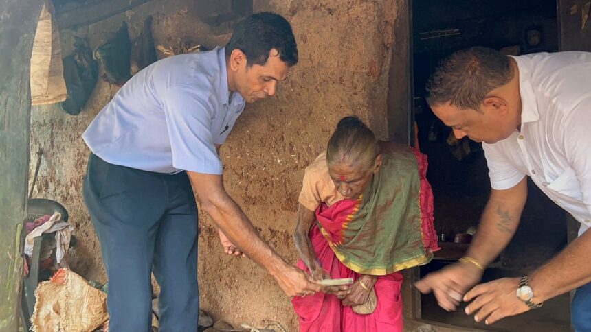BANK COMES HOME: 85 year old Bhagirathi gets 16 months pension at doorsteps 1 BANK COMES HOME: 85 year old Bhagirathi gets 16 months pension at doorsteps
