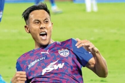 BFC paint Bambolim blue on R-Day