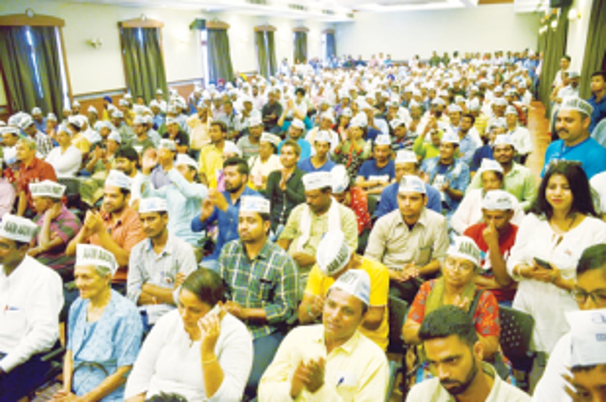 BJP, Cong like husband-wife who  know each other’s secrets: Kejriwal