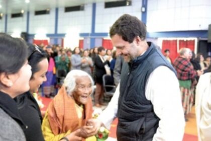 BJP, Congress tear into each other over Rahul’s jacket