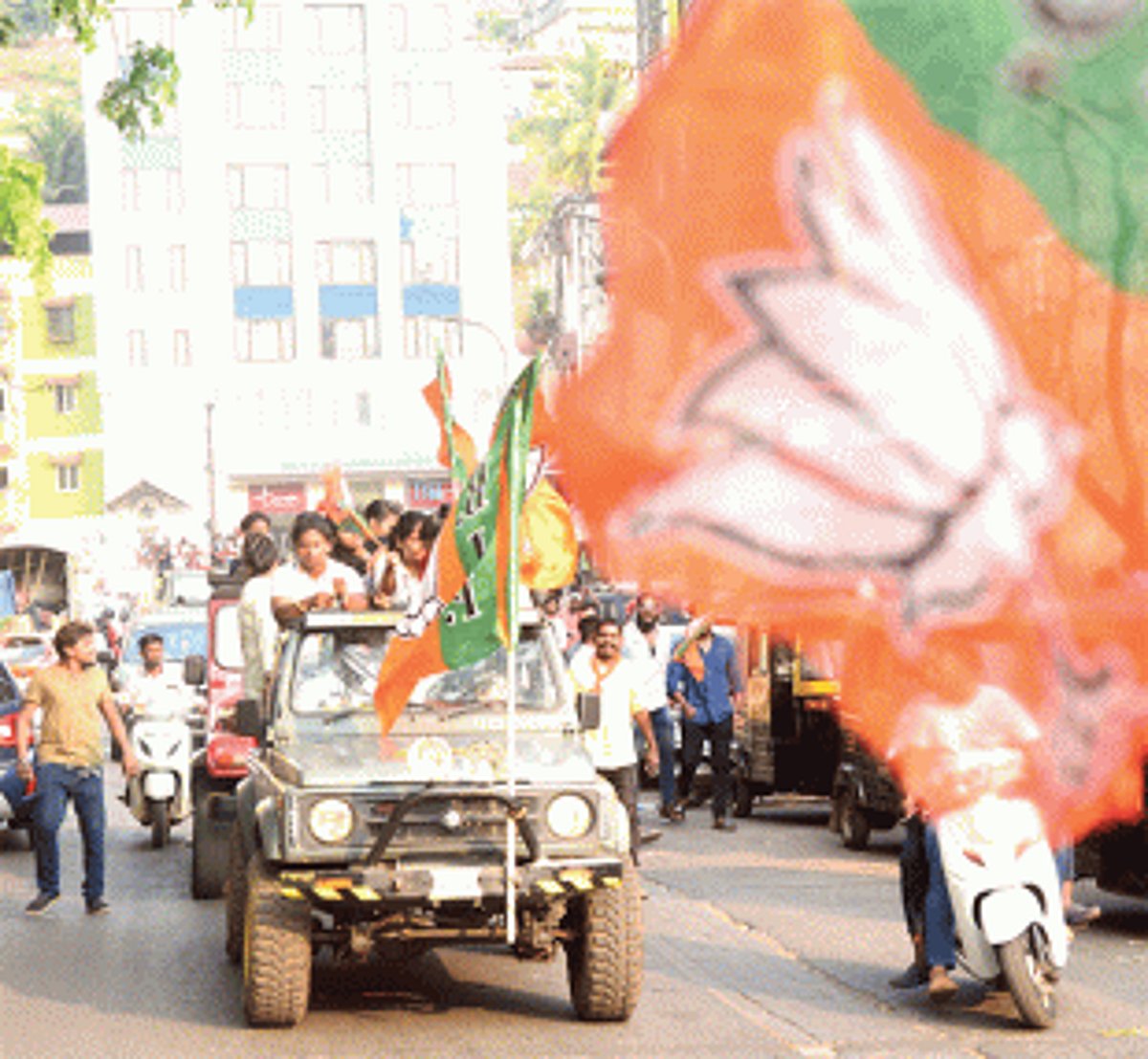 BJP RETURNS. CONG RETURNED BACK