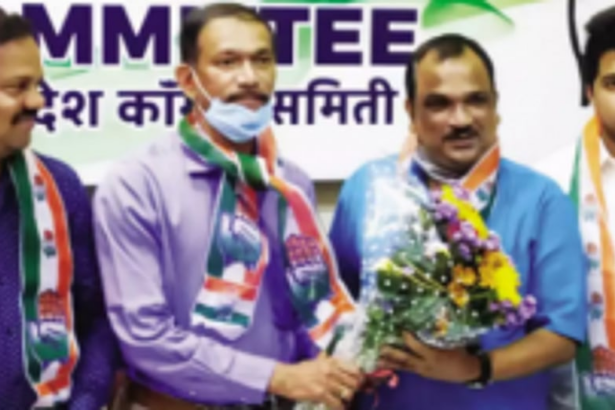 BJP ex-member joins Cong  along with supporters