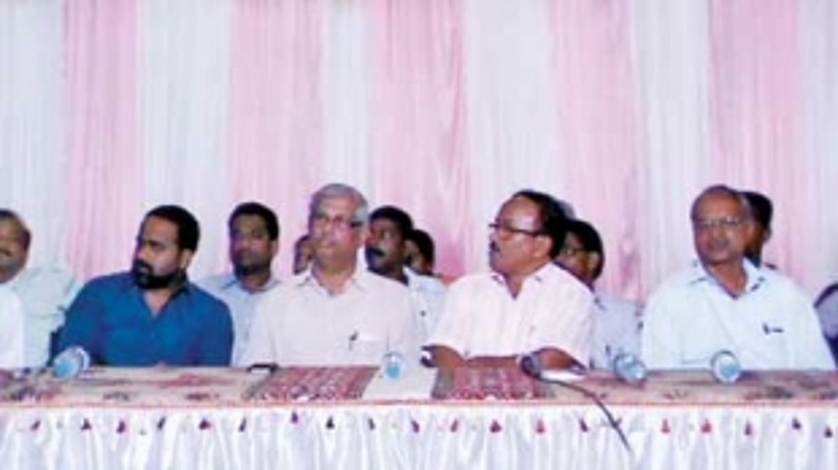 BJP non-committal on Mopa jobs