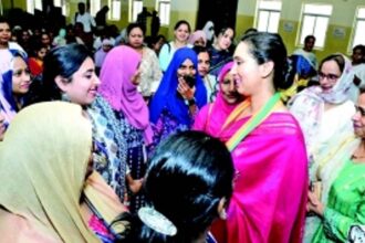 BJP plays feel-good and inclusive card while Congress red flags serious issues of local concern