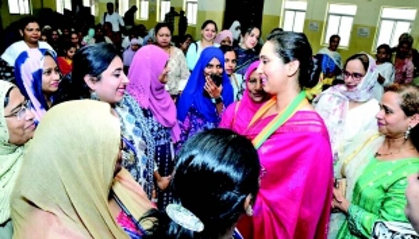 BJP plays feel-good and inclusive card while Congress red flags serious issues of local concern