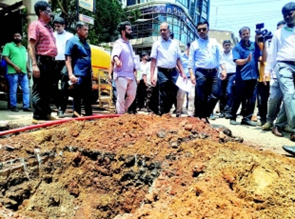 BLAME GAME BEGINS: CM points finger at erstwhile consultant for Smart City mess