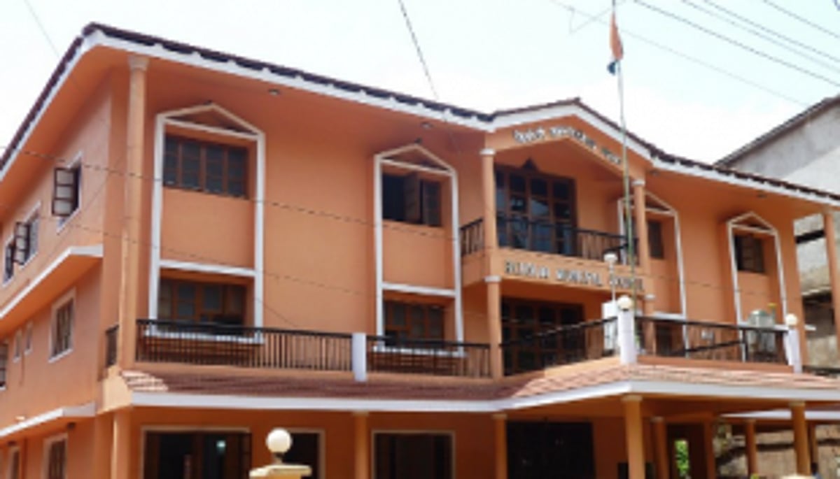 BMC files police   plaint against one   for abusing staff
