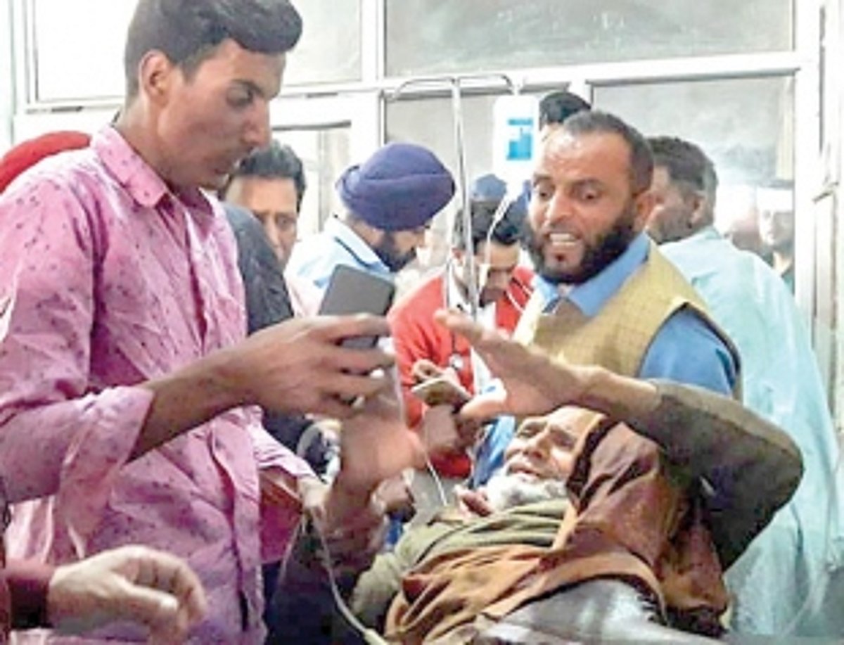 BSF officer, 5-yr-old girl killed, as Pak persists with ceasefire violation