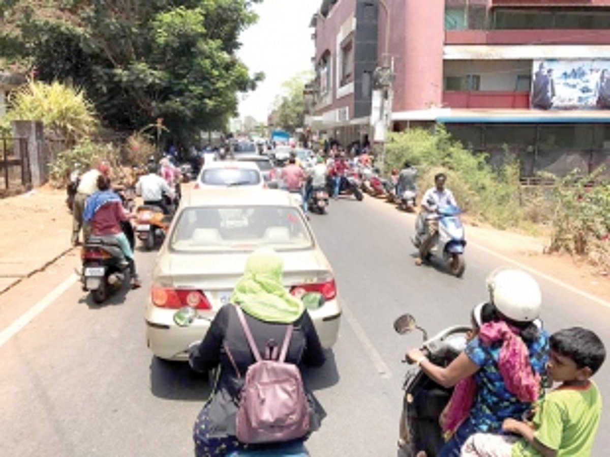 Bahubali flexes muscle, ‘chokes’ areas near Vishant Theatre