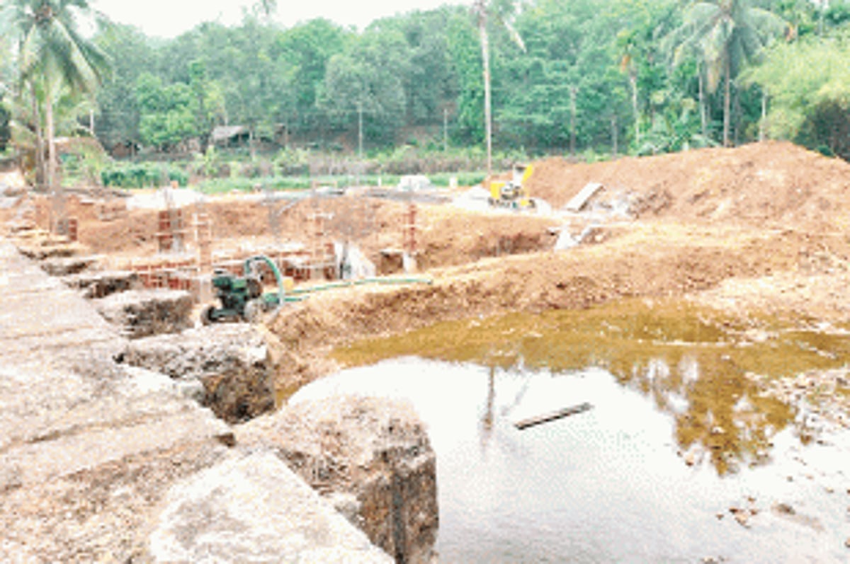 Bailpar farmers give 24 hrs ultimatum  to stop work on pump house project