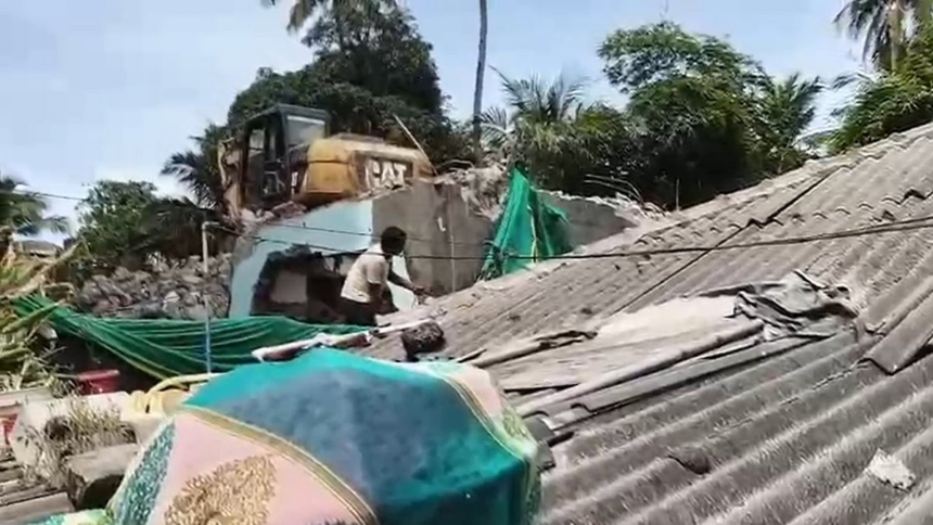 Baina Residents Protest Demolition Work After Cement Debris Damages Homes 1 Baina Residents Protest Demolition Work After Cement Debris Damages Homes